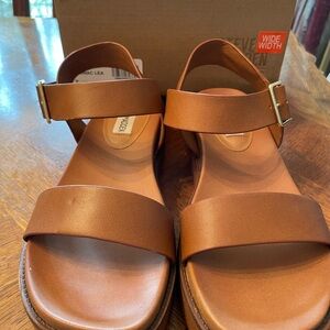 Steve Madden 7 WIDE Women's Cognac Sandals